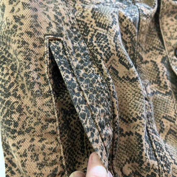 FREE PEOPLE Snake Trucker Jacket Animal Print Jean Jacket XS - Picture 9 of 12